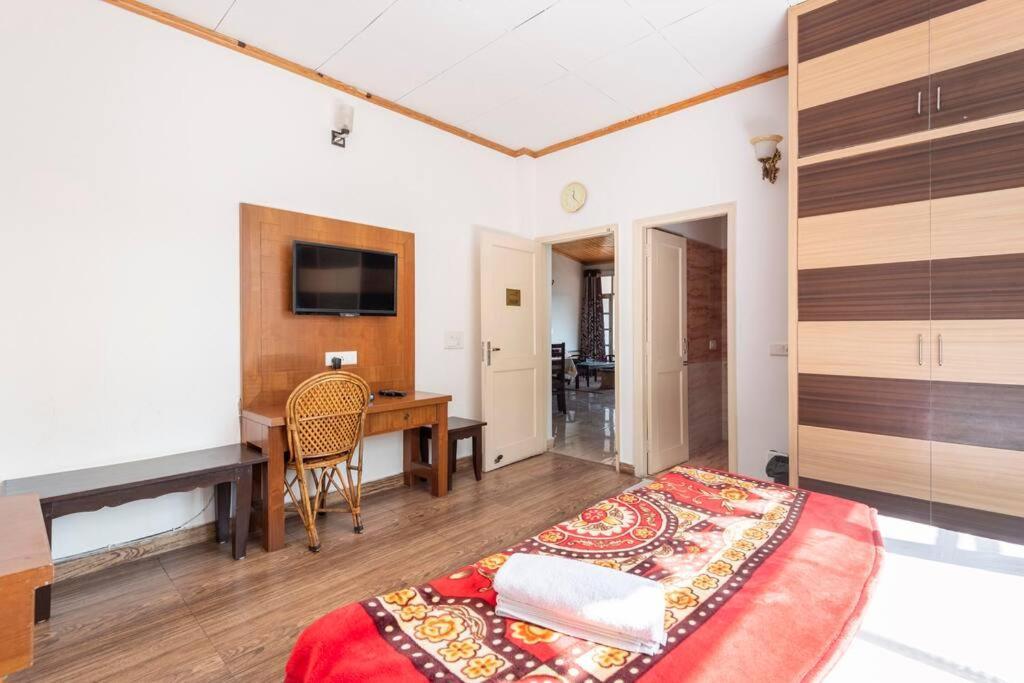 Kasauli Edge Apt With Balcony Exterior photo