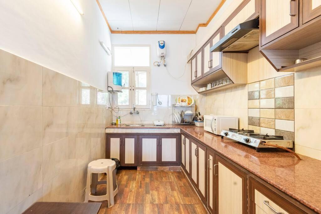 Kasauli Edge Apt With Balcony Exterior photo